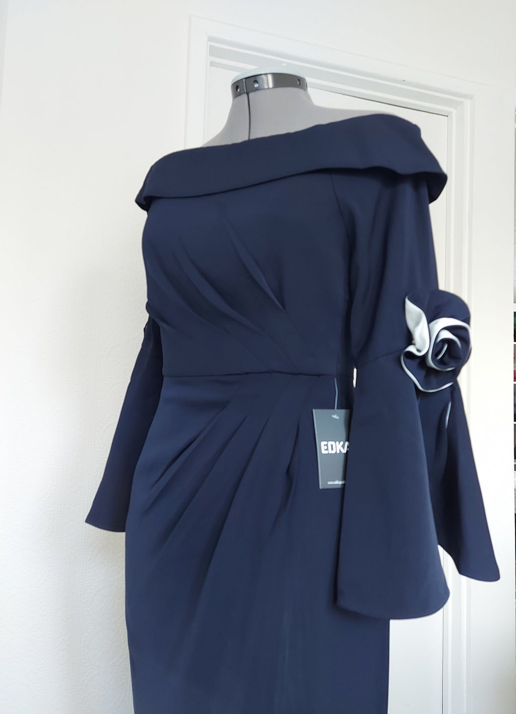 Navy blue contrast trumpet sleeves off-shoulder dress