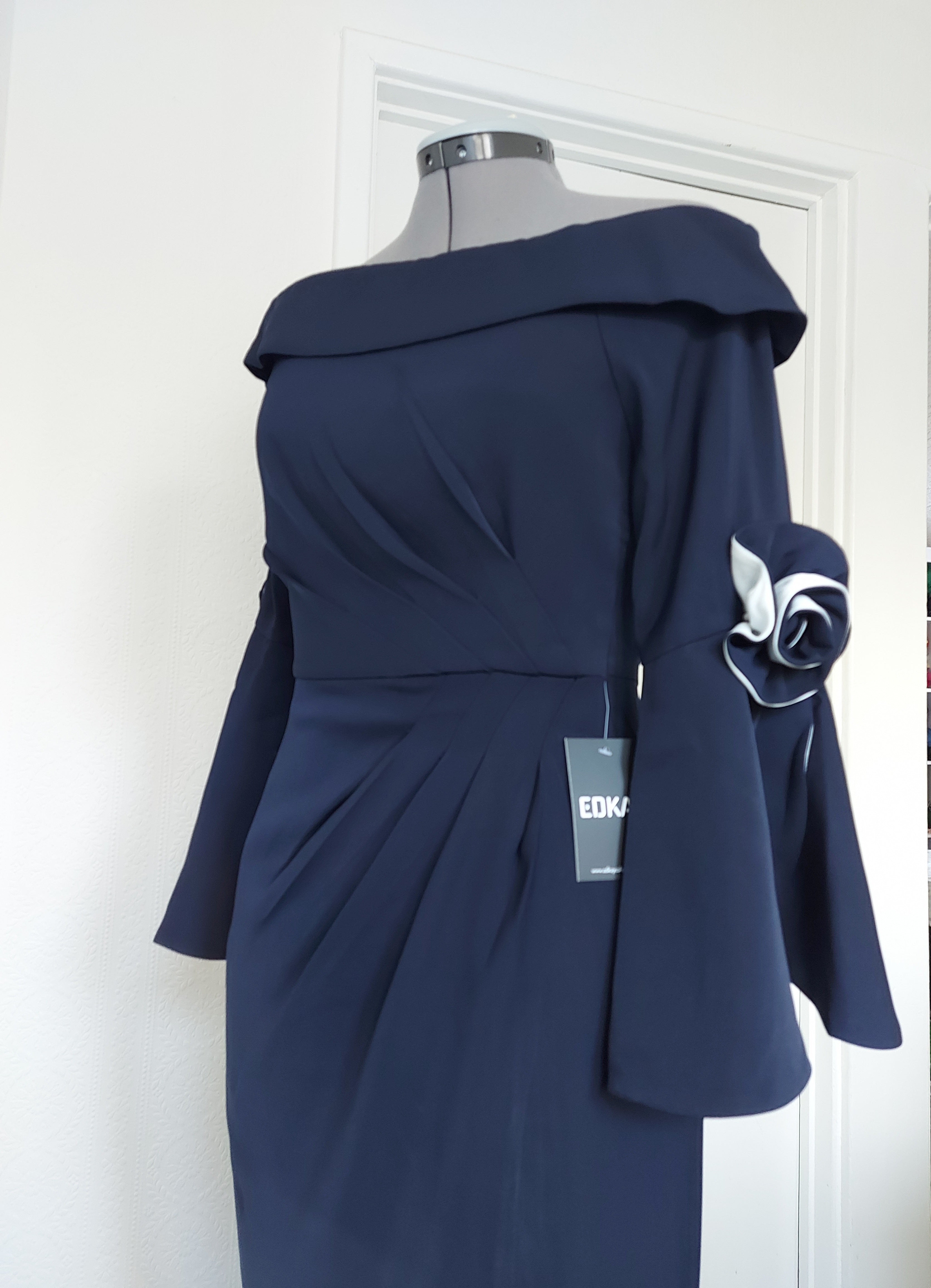 Navy blue contrast trumpet sleeves off-shoulder dress