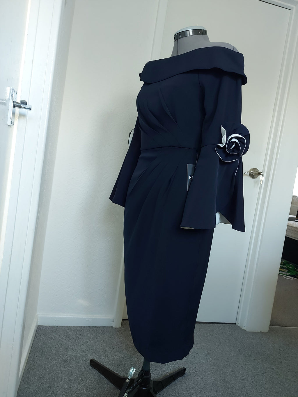Navy blue contrast trumpet sleeves off-shoulder dress
