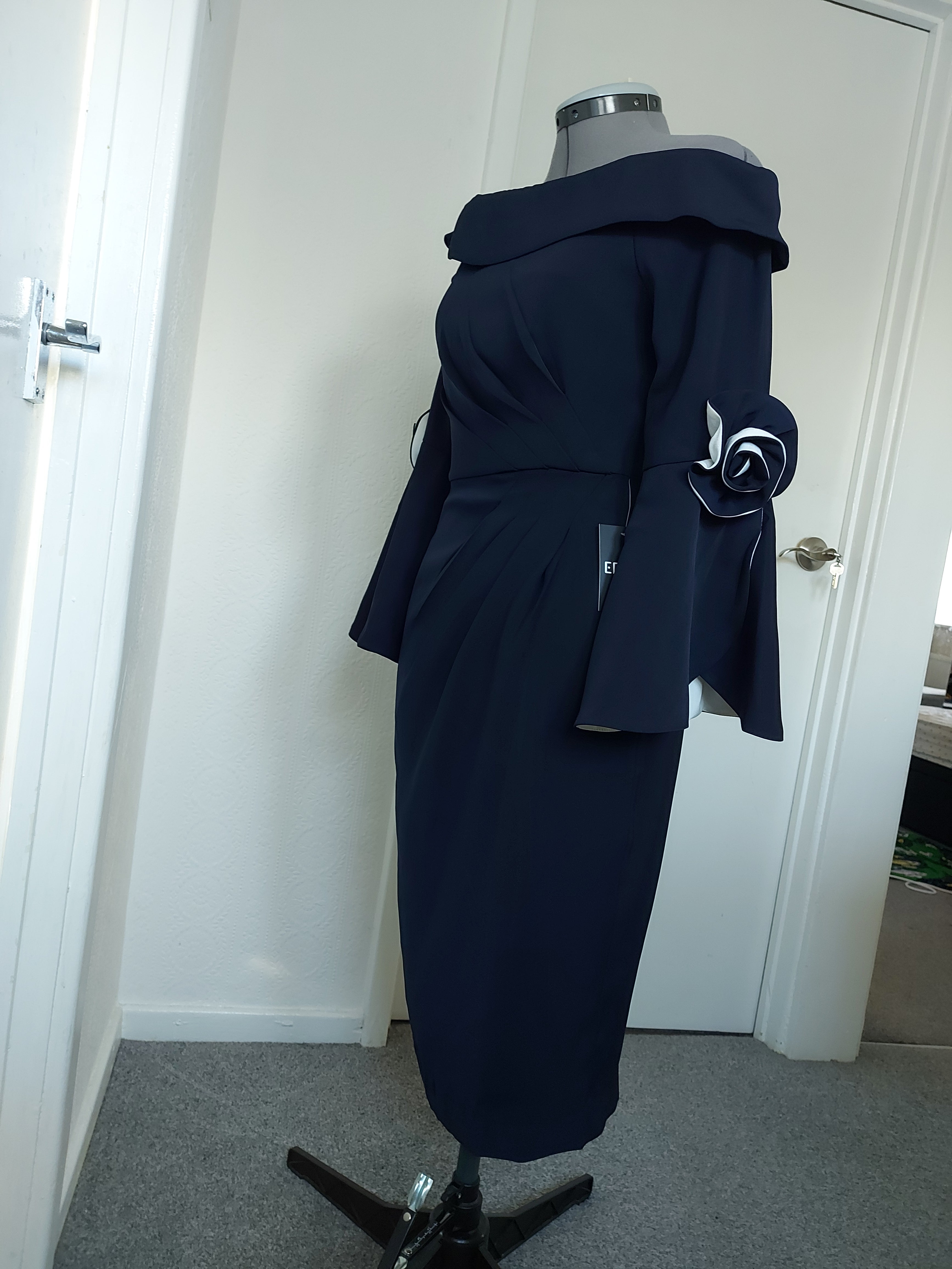 Navy blue contrast trumpet sleeves off-shoulder dress