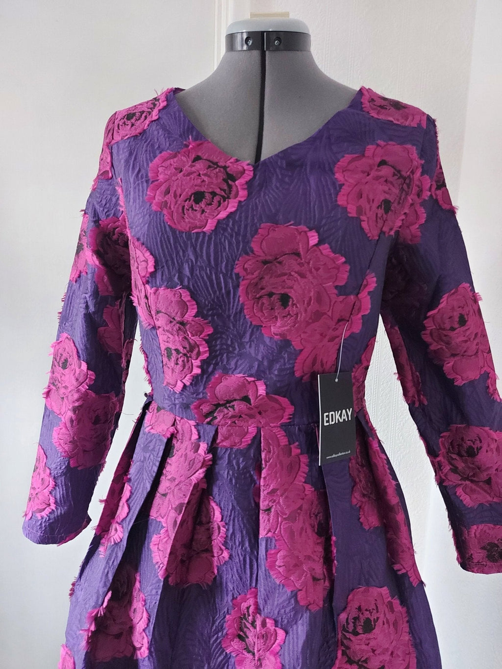 The pink floral jacquard formal mum dress