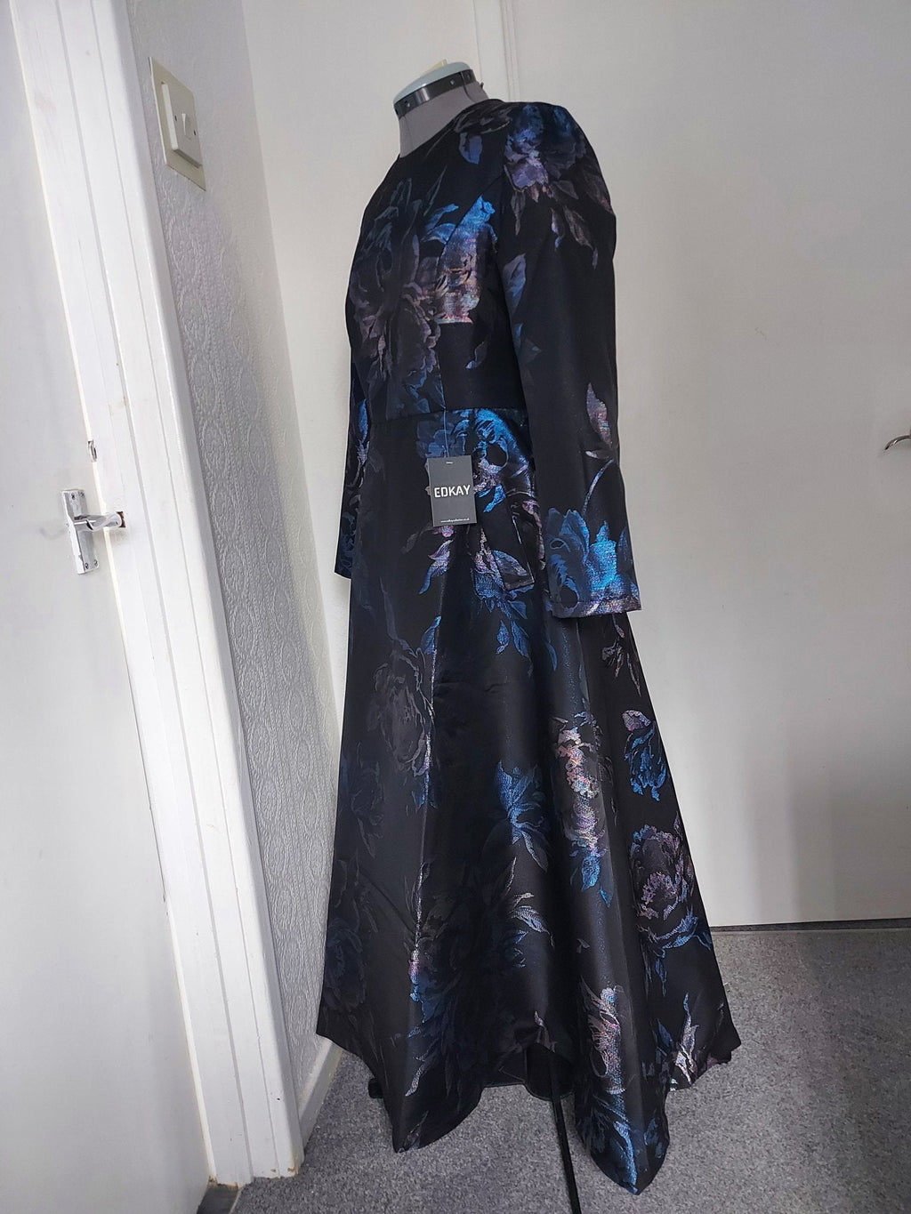 The dark blue jacquard formal mum dress