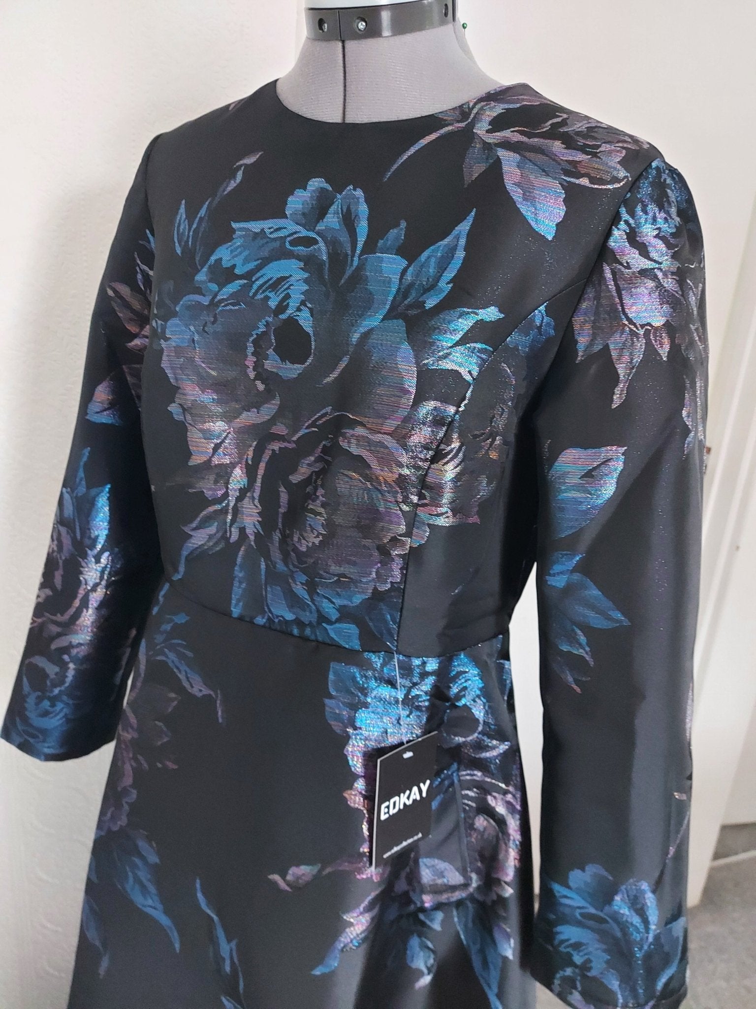 The dark blue jacquard formal mum dress