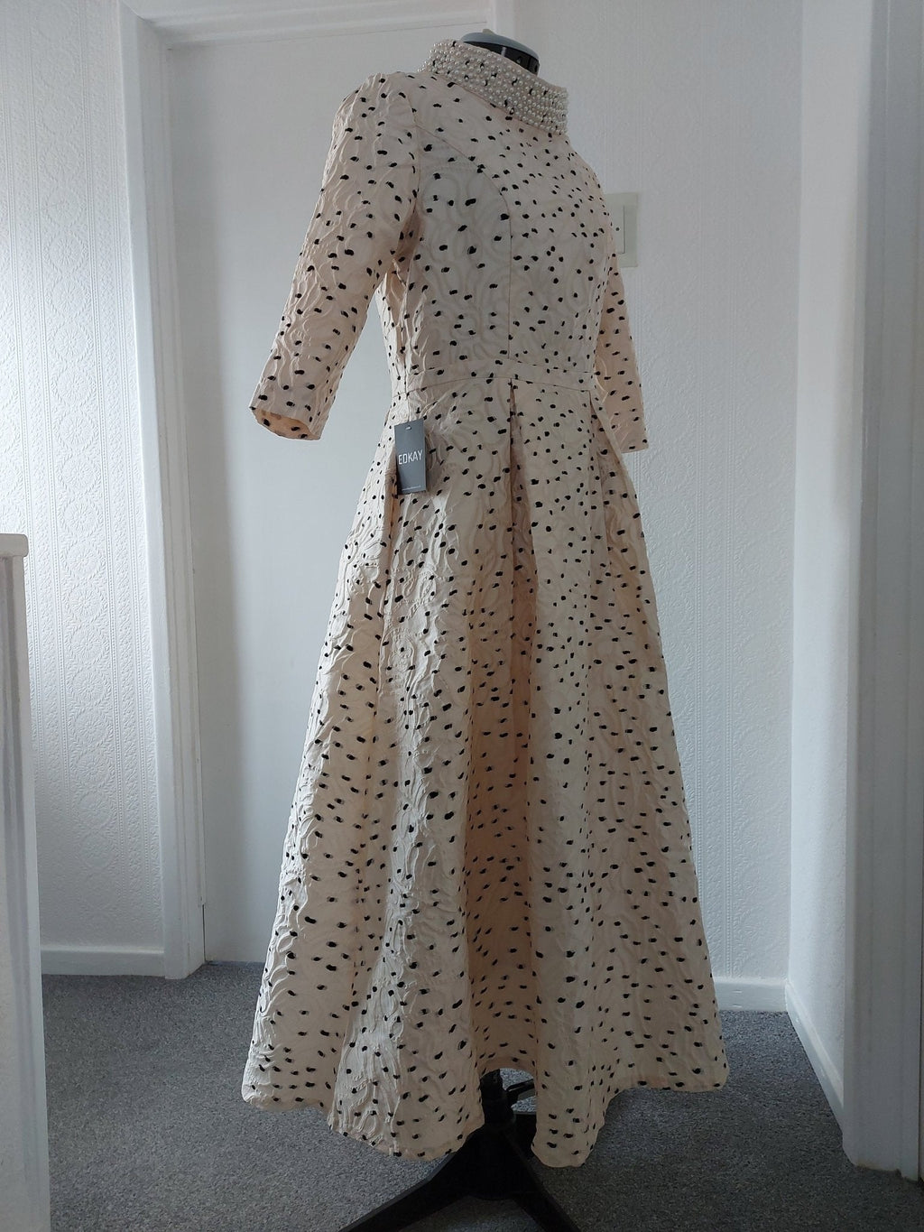 The polka-choker retro mum bridal dress-3